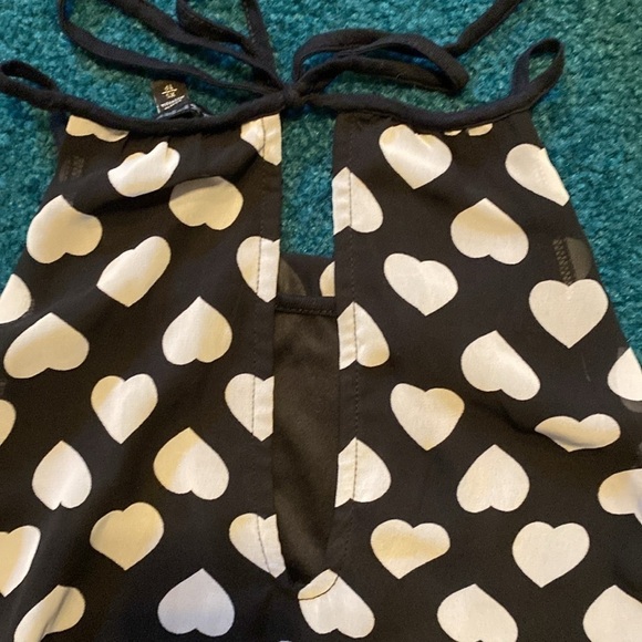 Express sleeveless top with tie in back - Size XS - Picture 3 of 4